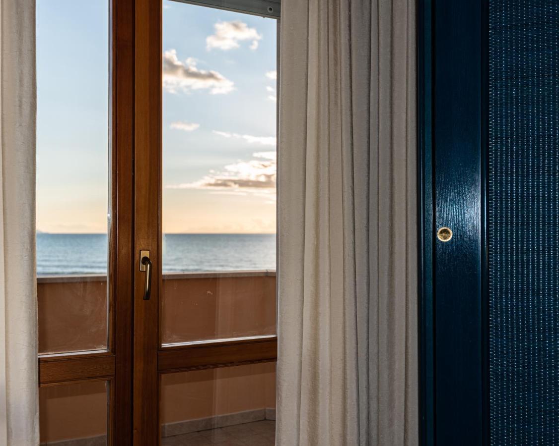 Hotel Il Delfino San Vincenzo Exterior photo